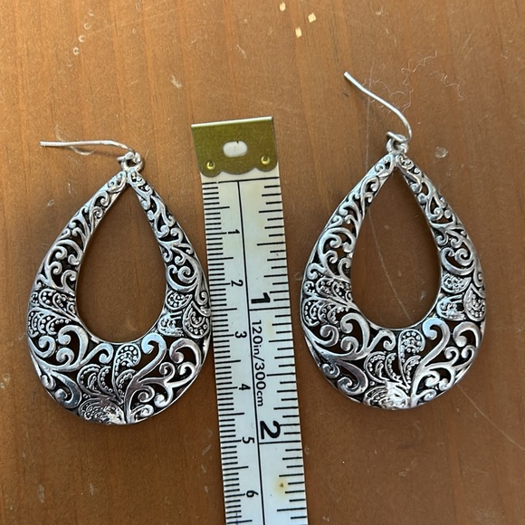 Silver earrings - Picture 3 of 3